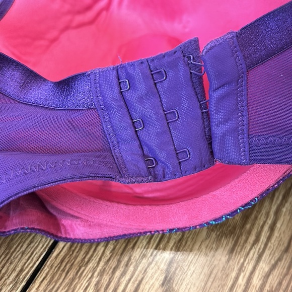 Cacique Intimates & Sleepwear Sale 225 Or 1 Cacique Bra 42dd Poshmark